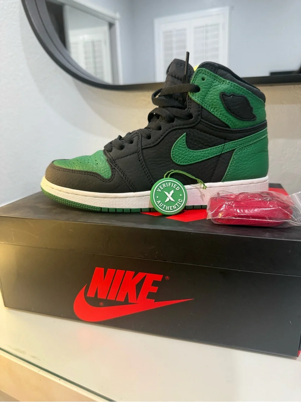 Nike Kids' Air Jordan 1 Mid - Black & Green